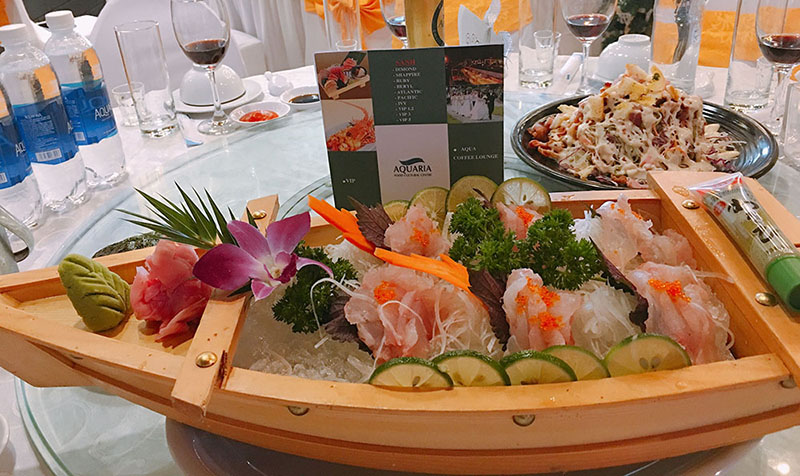 Sashimi tổng hợp